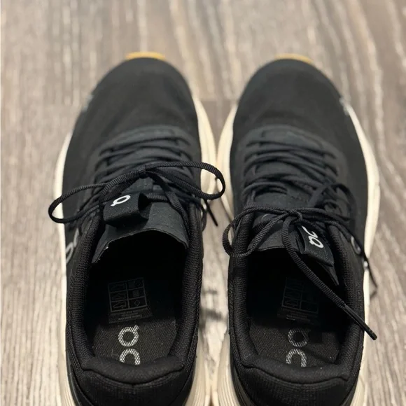 On Running Women sneakers - Picture 4 of 5